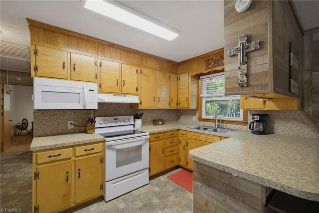 3213 Nc Highway 14, Reidsville, NC 27320
