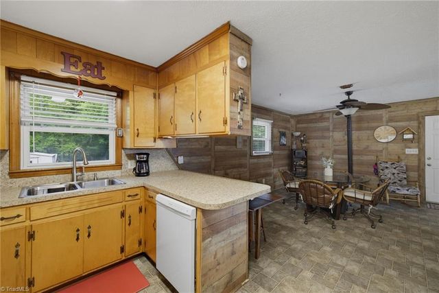 3213 Nc Highway 14, Reidsville, NC 27320