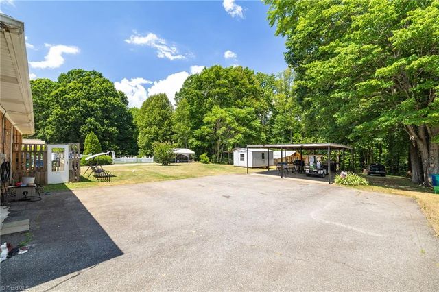 3213 Nc Highway 14, Reidsville, NC 27320