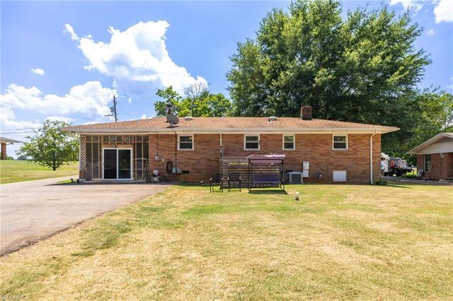 3213 Nc Highway 14, Reidsville, NC 27320