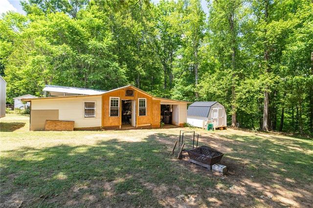 3213 Nc Highway 14, Reidsville, NC 27320