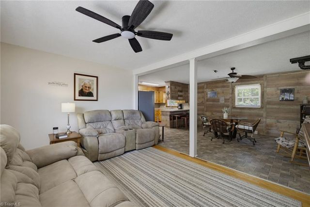 3213 Nc Highway 14, Reidsville, NC 27320
