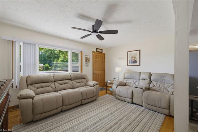 3213 Nc Highway 14, Reidsville, NC 27320