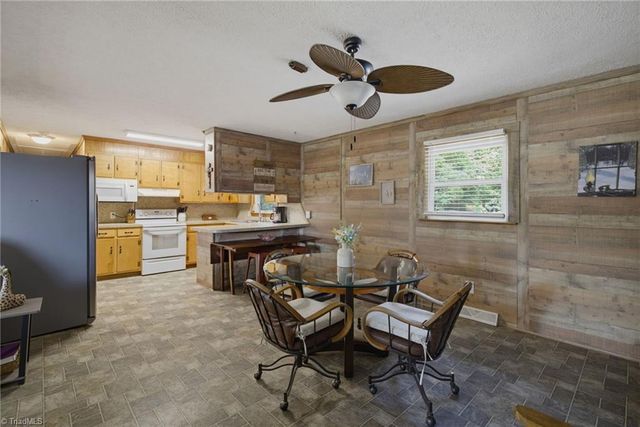 3213 Nc Highway 14, Reidsville, NC 27320