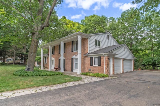 34150 Hunters Row, Farmington Hills, MI 48331