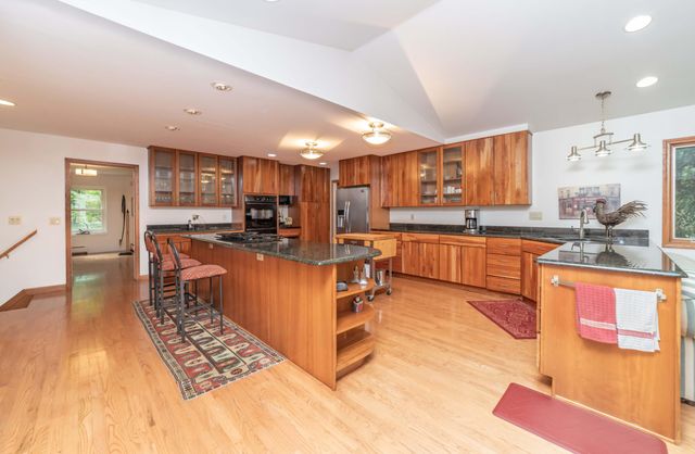 34150 Hunters Row, Farmington Hills, MI 48331