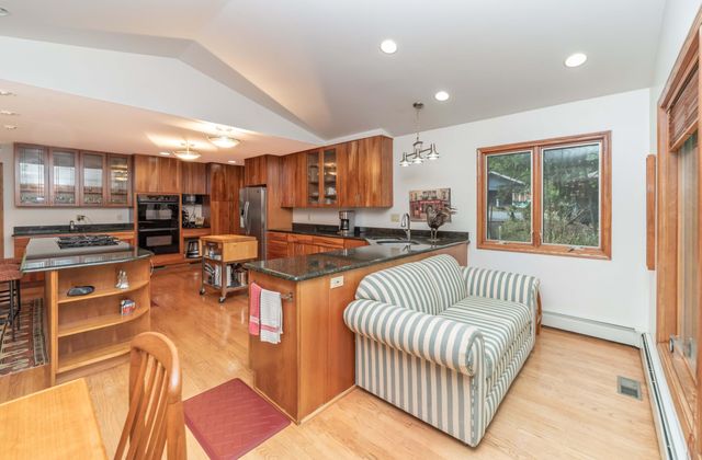 34150 Hunters Row, Farmington Hills, MI 48331