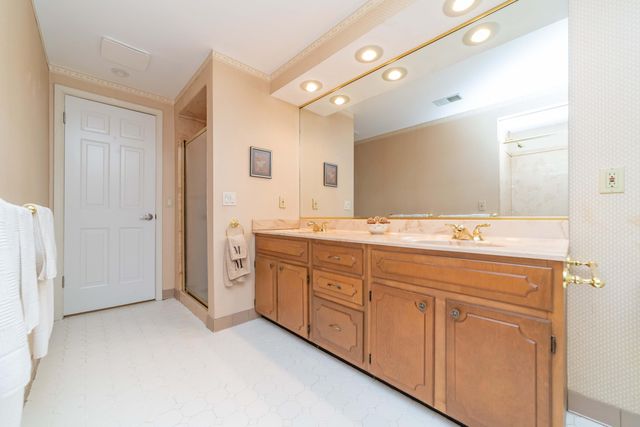 34150 Hunters Row, Farmington Hills, MI 48331