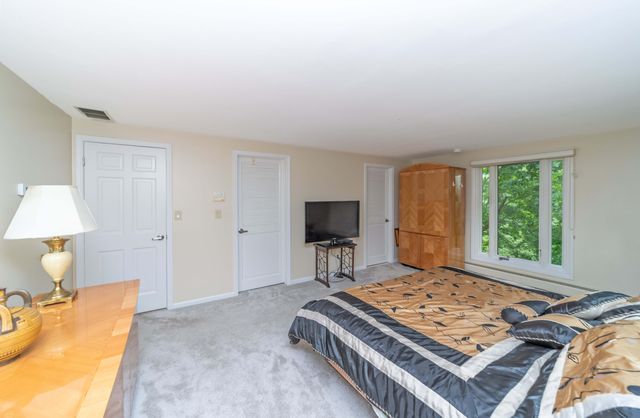 34150 Hunters Row, Farmington Hills, MI 48331