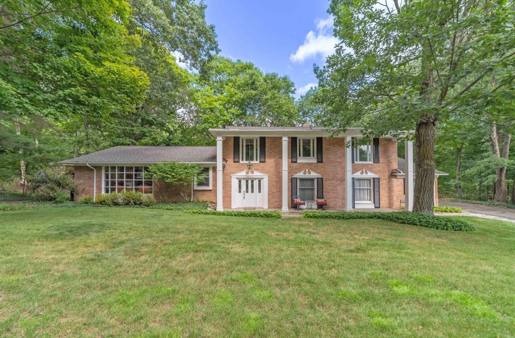 34150 Hunters Row, Farmington Hills, MI 48331