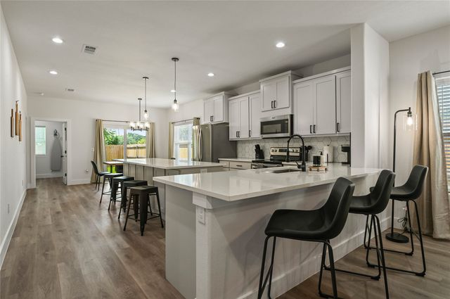 532 W Florence Street, Denison, TX 75020