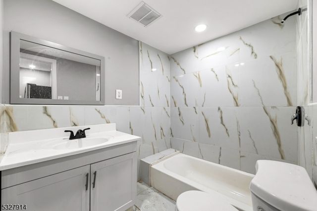 320 Lee Pl, Plainfield City, NJ 07063