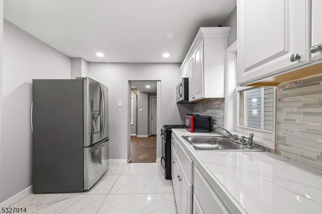 320 Lee Pl, Plainfield City, NJ 07063