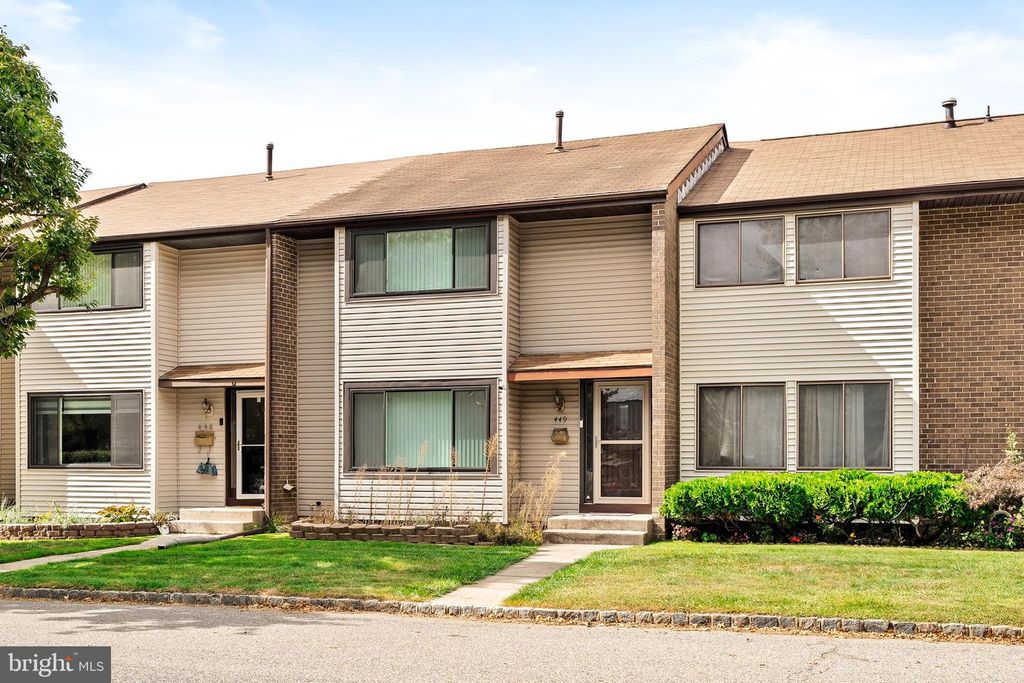 449 LIVINGSTON DR, Hightstown, NJ 08520