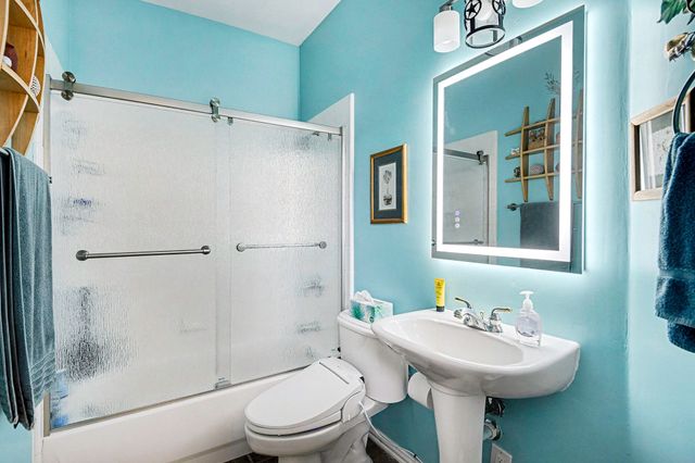 8421 Parkdale Drive, North Richland Hills, TX 76182