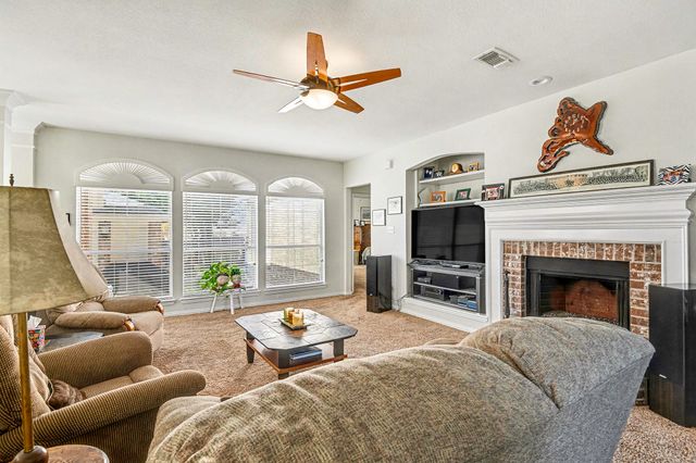 8421 Parkdale Drive, North Richland Hills, TX 76182