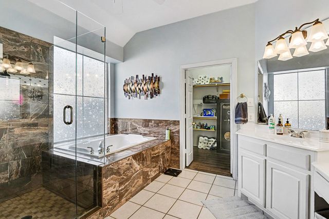 8421 Parkdale Drive, North Richland Hills, TX 76182