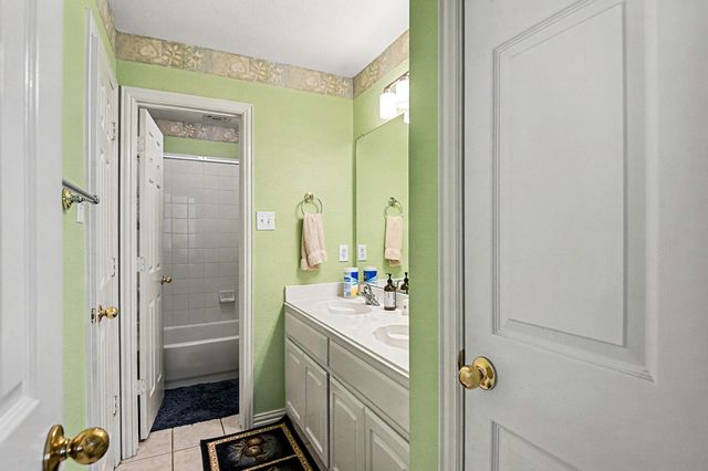 8421 Parkdale Drive, North Richland Hills, TX 76182