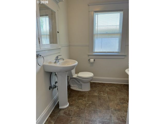 3507 Se SALMON St, Portland, OR 97214