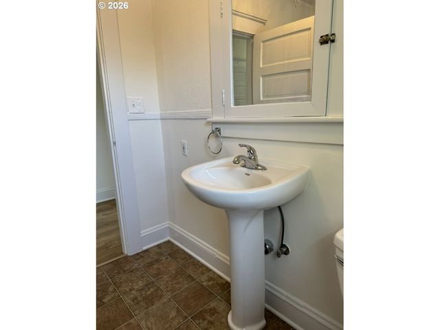 3507 Se SALMON St, Portland, OR 97214