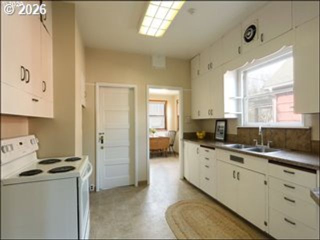 3507 Se SALMON St, Portland, OR 97214