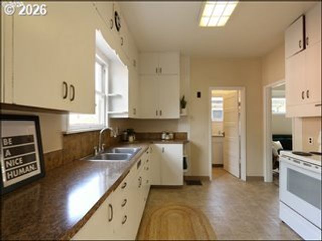 3507 Se SALMON St, Portland, OR 97214