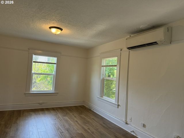 3507 Se SALMON St, Portland, OR 97214