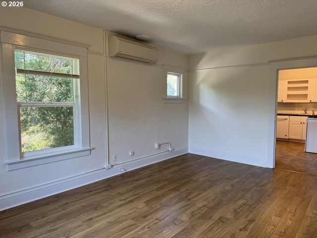 3507 Se SALMON St, Portland, OR 97214