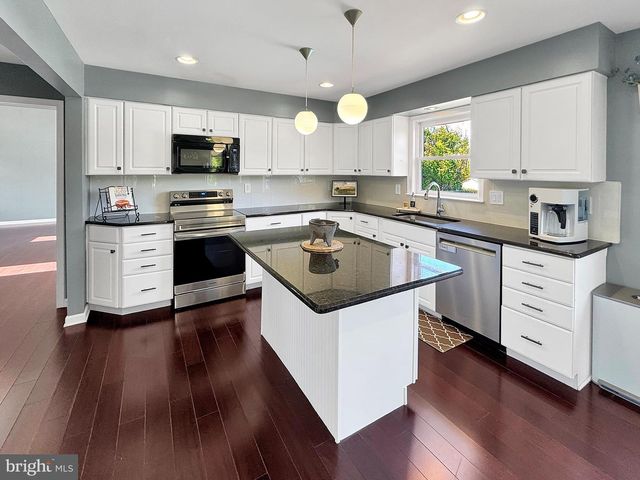 115 GOLF DR, Gilbertsville, PA 19525