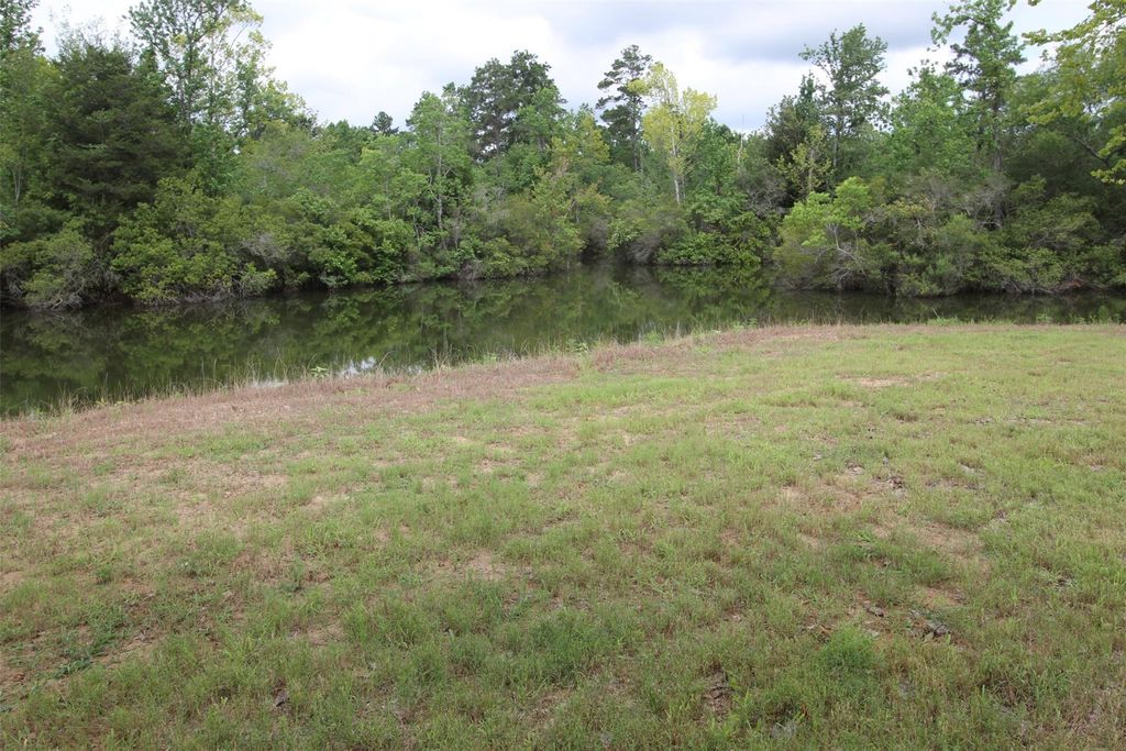 63 N Smith Loop Loop, Cleveland, TX 77327