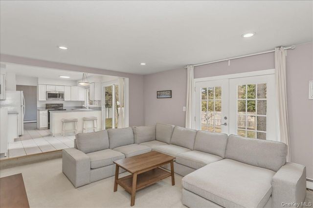 11 Jeanne Road, Lake Grove, NY 11755