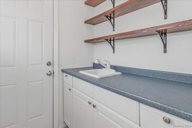 11 Jeanne Road, Lake Grove, NY 11755