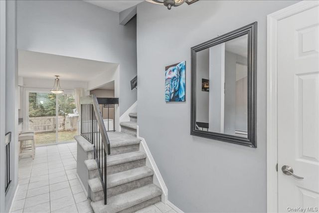 11 Jeanne Road, Lake Grove, NY 11755