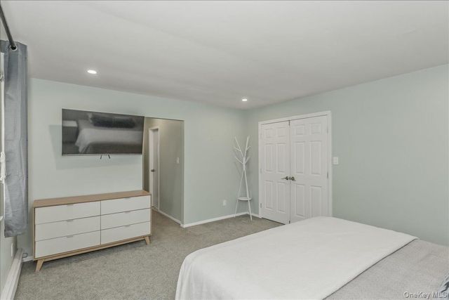 11 Jeanne Road, Lake Grove, NY 11755