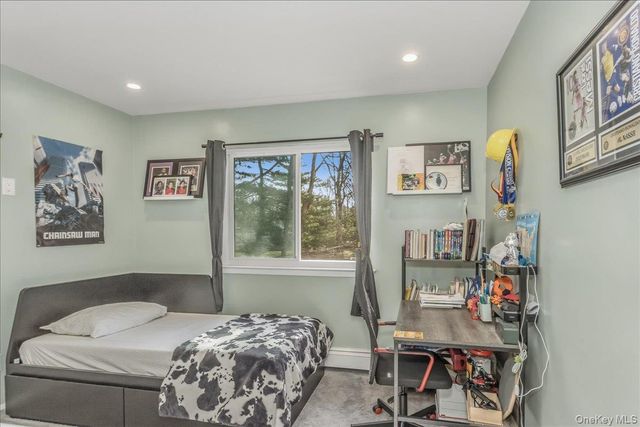 11 Jeanne Road, Lake Grove, NY 11755