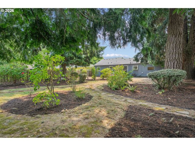 4511 Se HOWE St, Milwaukie, OR 97222