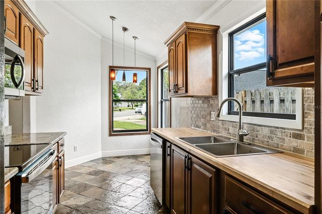 183 LAKESIDE CIRCLE, Sanford, FL 32773