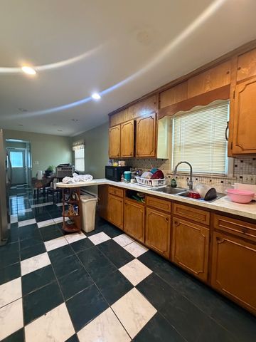 2730 S 60th Court, Cicero, IL 60804