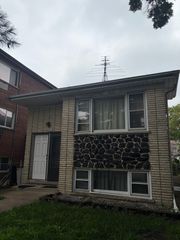 2730 S 60th Court, Cicero, IL 60804