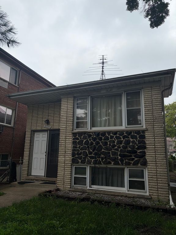 2730 S 60th Court, Cicero, IL 60804