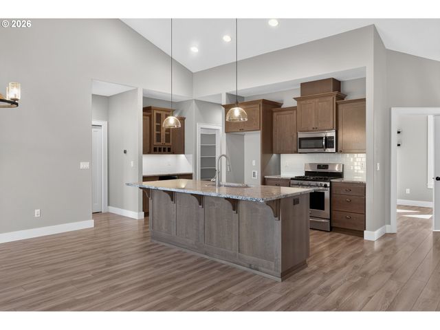 7825 MARIE Ln, Keizer, OR 97303