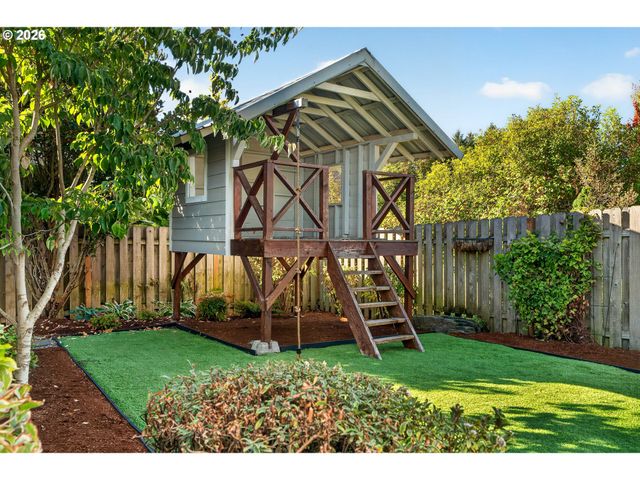 7825 MARIE Ln, Keizer, OR 97303