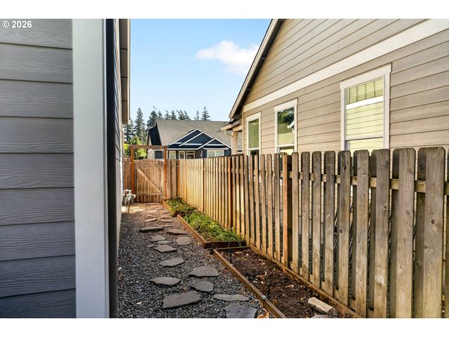 7825 MARIE Ln, Keizer, OR 97303