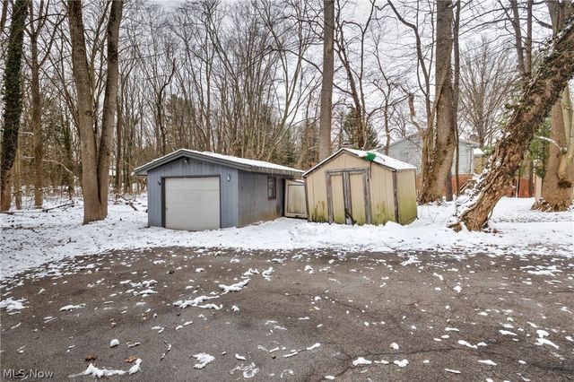 50 Redfern Drive, Youngstown, OH 44505