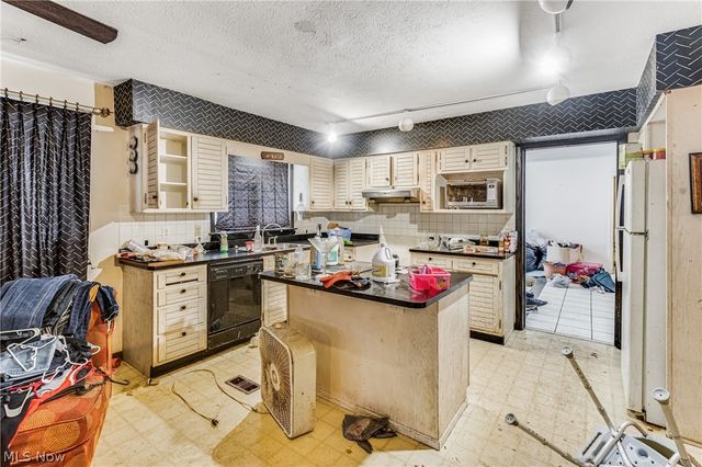 50 Redfern Drive, Youngstown, OH 44505