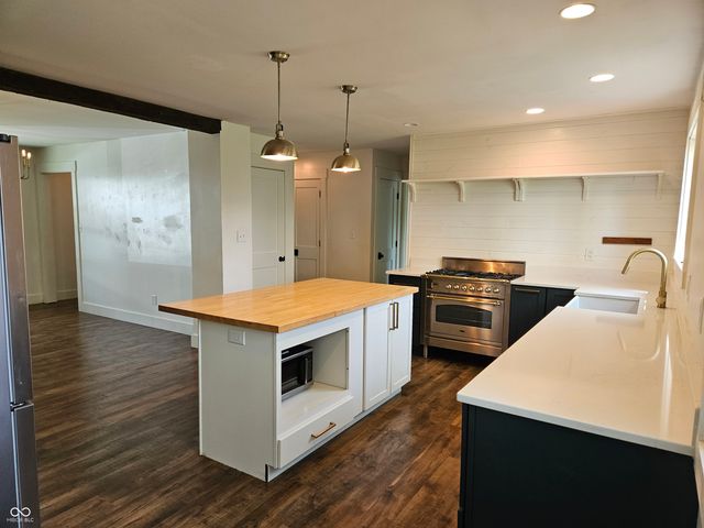 24 Sleepy Hollow Drive, Westfield, IN 46074