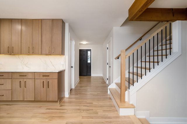 530 Cumberland Trail, Elgin, IL 60123