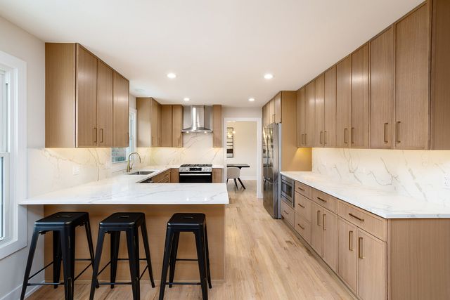 530 Cumberland Trail, Elgin, IL 60123