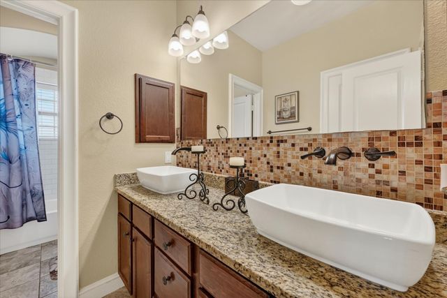 732 Forest Creek, Desoto, TX 75115