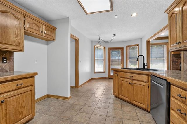 17618 S Emerald View Drive, Raymore, MO 64083